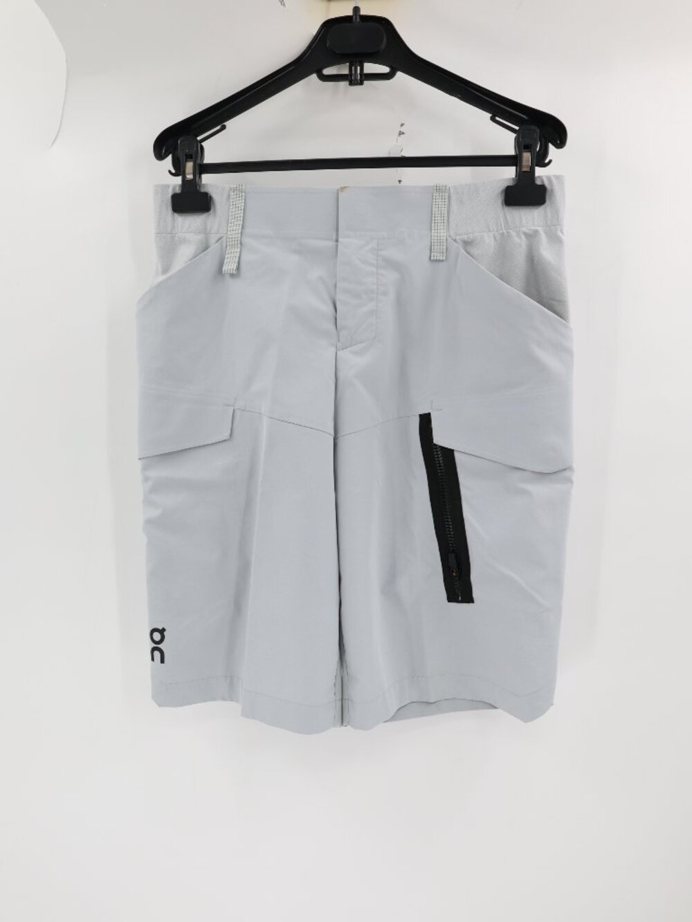 On Cloud Explorer Shorts Mens Medium 10" Cargo Pocket Lightweight Run Gym